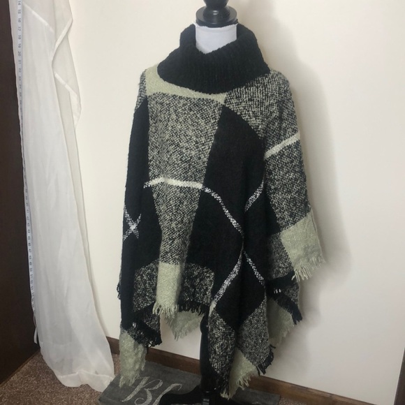 unknown Sweaters - Women’s black,grey&white pull over sweater poncho​